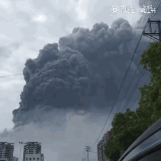 ������(d��ng)�(y��ng)һ��늏S(ch��ng)��ը���F(xi��n)��(ch��ng)���m�L�L