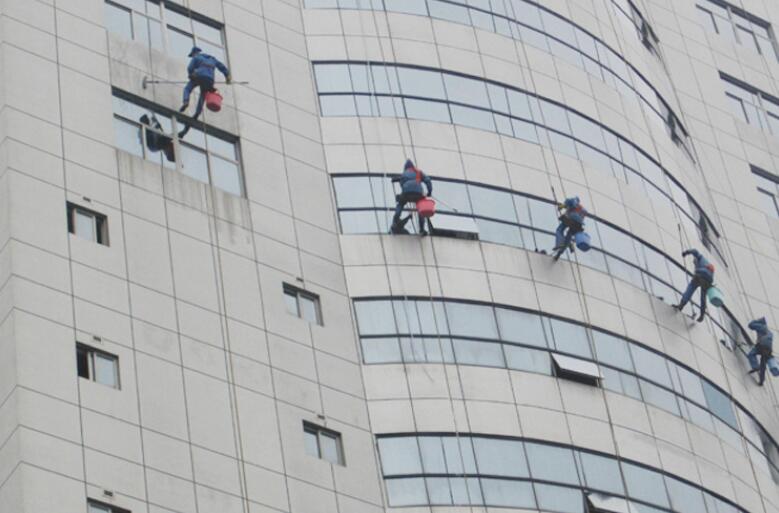 �\�]�K��(y��ng)��